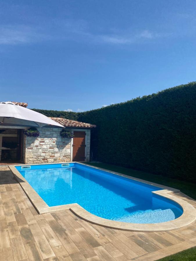 Eva Karigador Villa